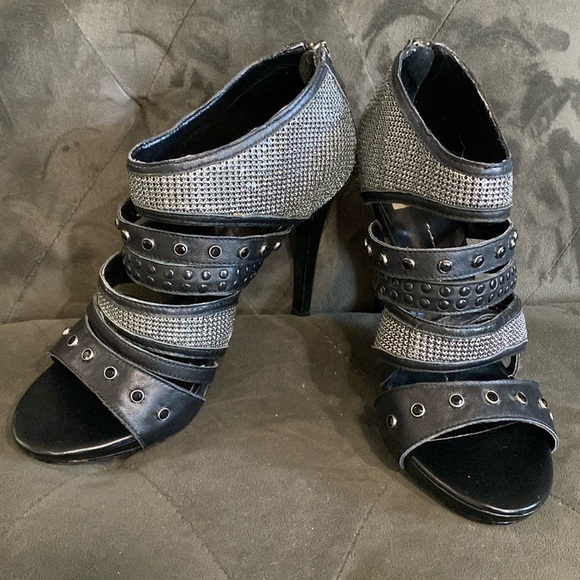 Dolce Vita Black Chain Mesh Heels - Picture 1 of 9